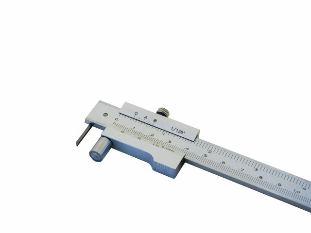 POSUVNÉ MĚŘÍTKO NA RÝSOVÁNÍ 200/40 produkt 62069956