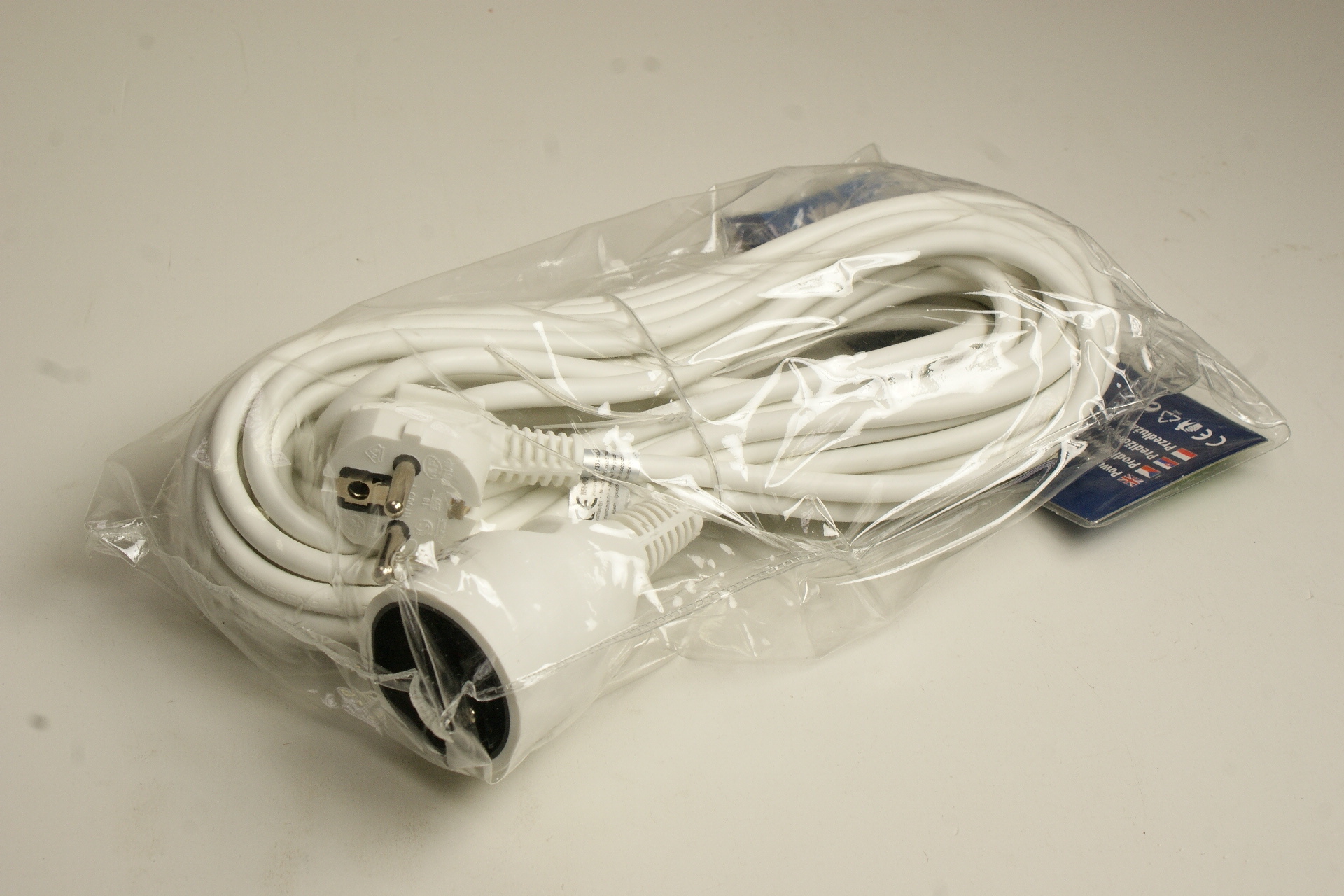 ZÁSUVKA NA PRODL.10A/220V produkt 96706000